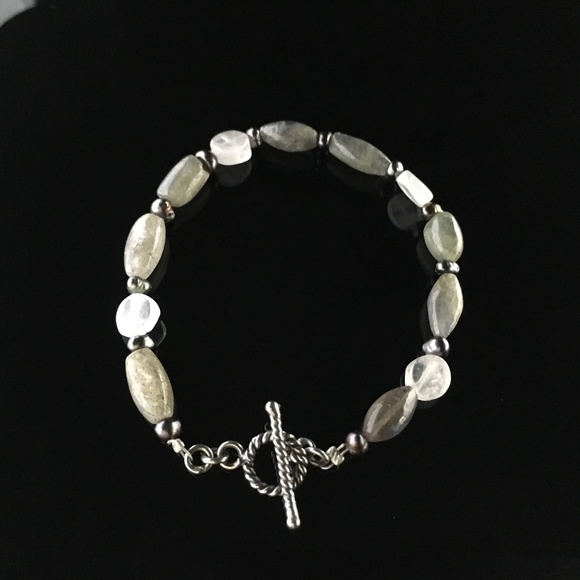 Versatile polished stone bracelet - Picture 1 of 4